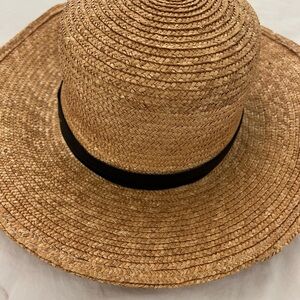 Janessa Leone straw hat in great condition